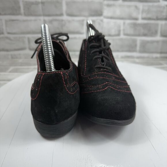 Black and Red Women's Oxford Shoes - Picture 5 of 13